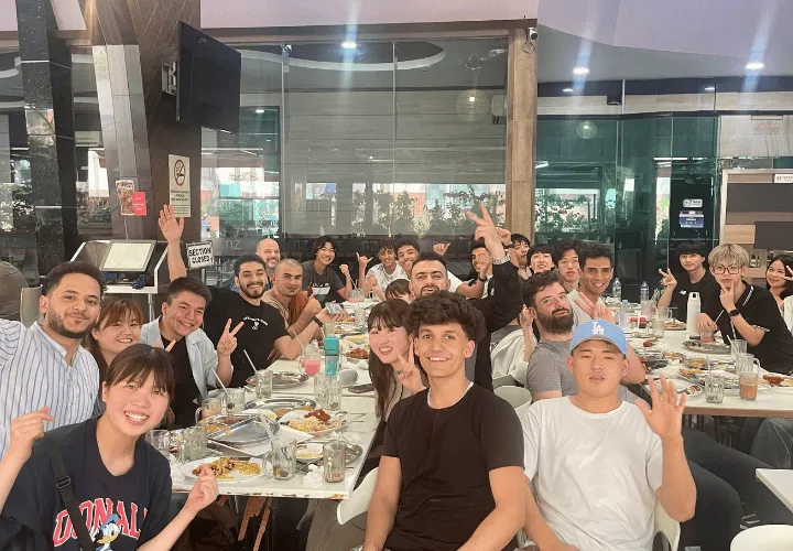 Group of ELS students trying Malaysian mamak food