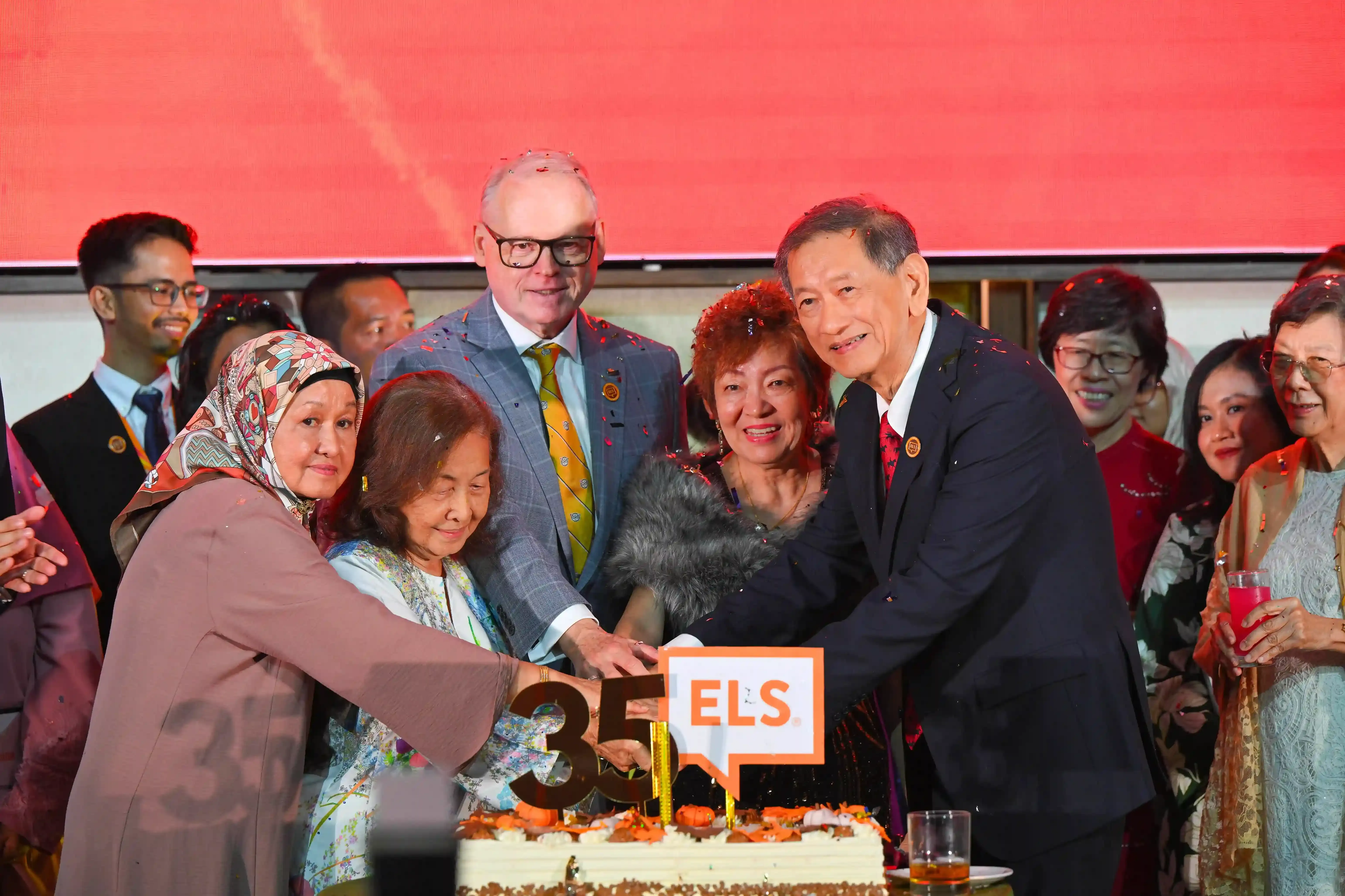 Ending the ELS 35th Anniversary Dinner with a cake cutting ceremony onstage